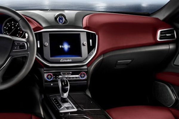 Dashboard-Repair-&-Painting img تصليح و طلاء لوحة القيادة في ابوظبي